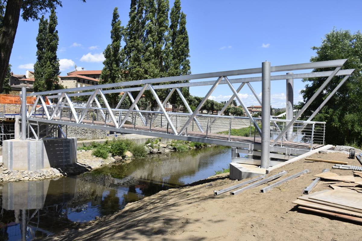 fabricant, passerelle, acier, galvanis&eacute;